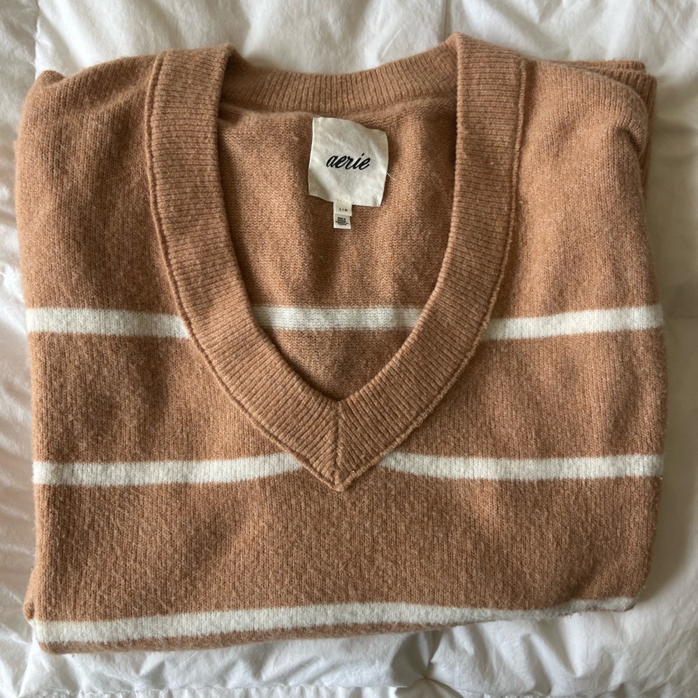 Oversized Aerie Camel and Cream Striped V-Neck Sweater L, LIKE NEW